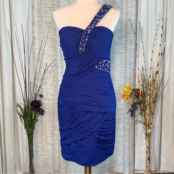 JJ’s House solid blue one shoulder party dress. - Picture 2 of 16